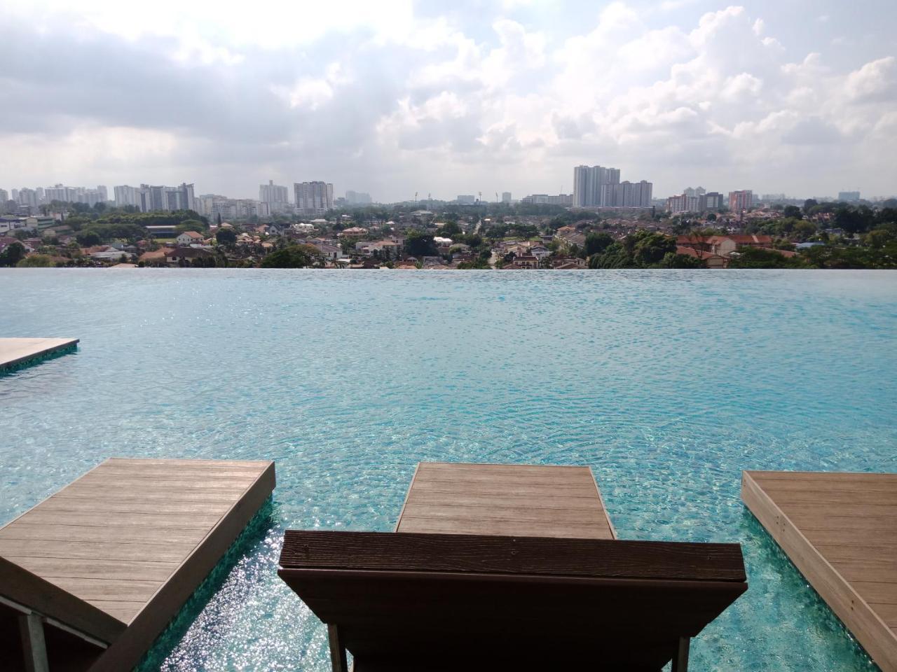 1Tebrau Premium Suites By 12Stay Johor Bahru Ngoại thất bức ảnh